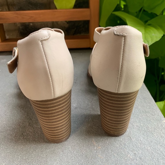 Clarks Artisan Heeled Sandal in White Leather - Picture 5 of 7